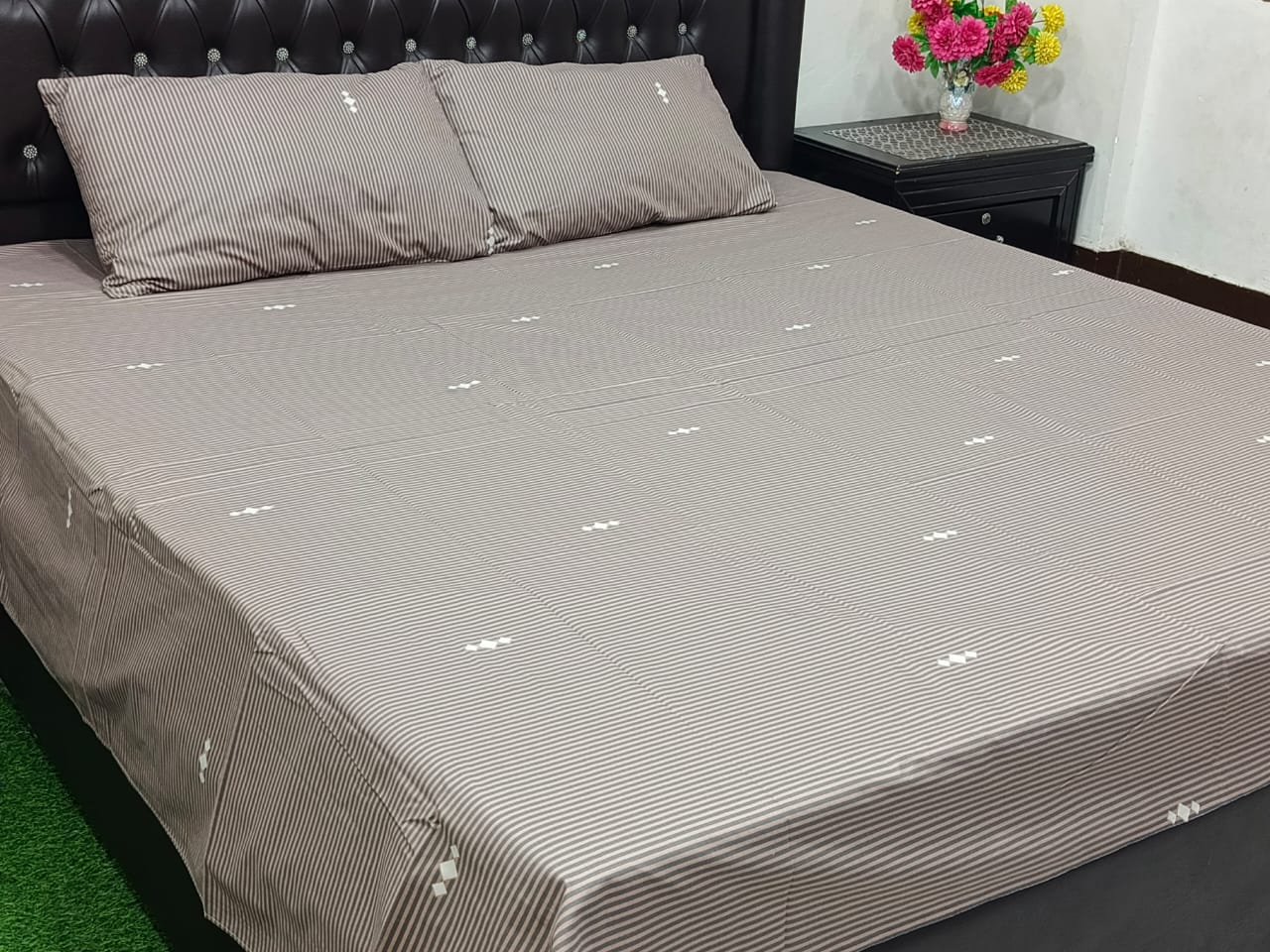 3 Pcs King Size Cotton Bedsheet With 2 Pillow Covers