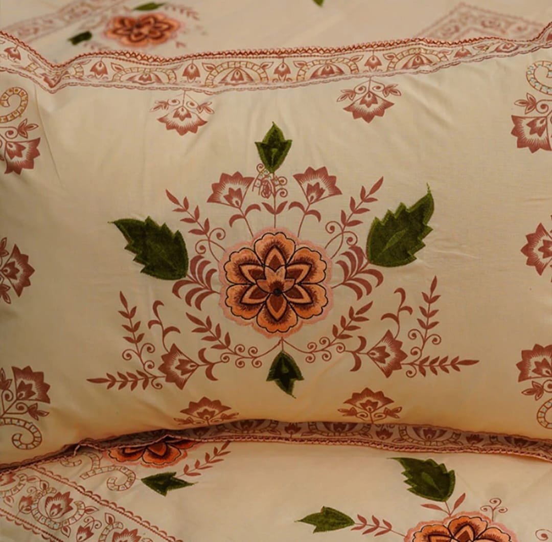 3 PCS KING SIZE EMBROIDERED APLIC BEDSHEET